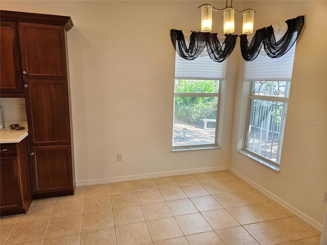 Building Photo - 920 Onager Ct