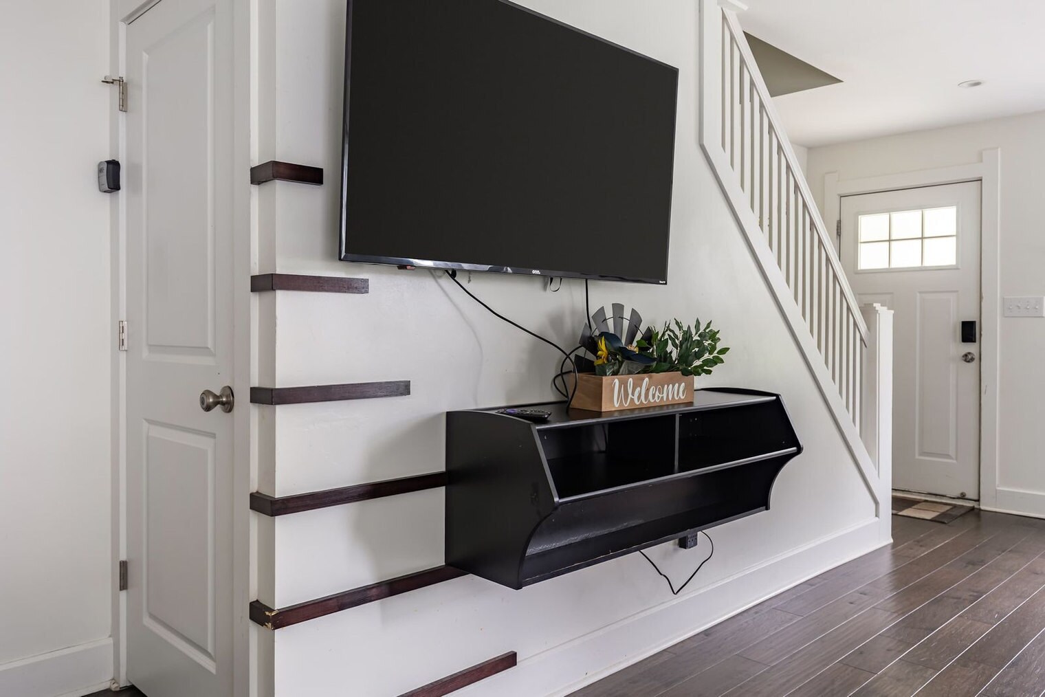 Building Photo - 3203 Sutherland Ave