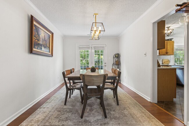 Building Photo - Inviting Jacksonville Home Near Shopping, Dining & Everyday Conveniences