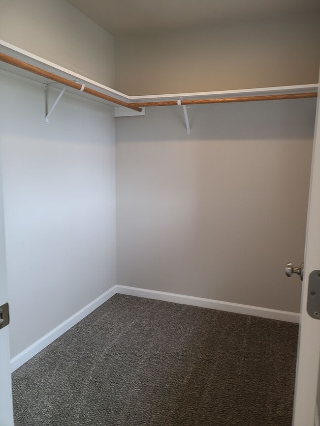 Building Photo - Yelm Creek Estates, 4 Bedroom, 2.75 Bathroom with Den