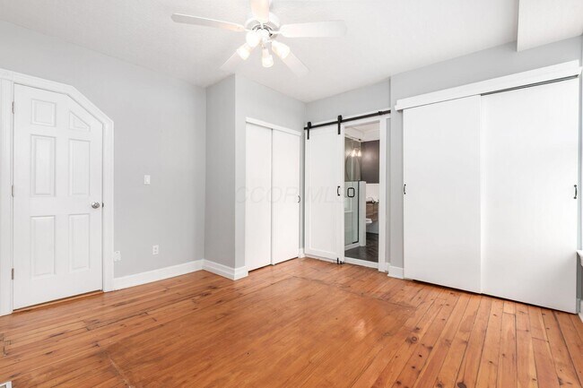 Building Photo - 36 E Kossuth St