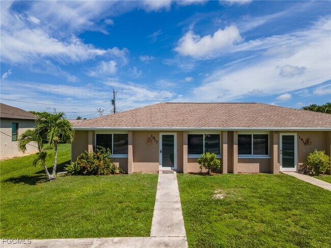 Building Photo - 1917 Cape Coral Pkwy W