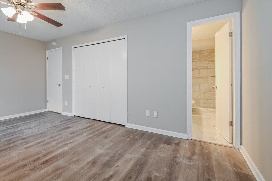 Building Photo - 2655 McCormick Woods Dr