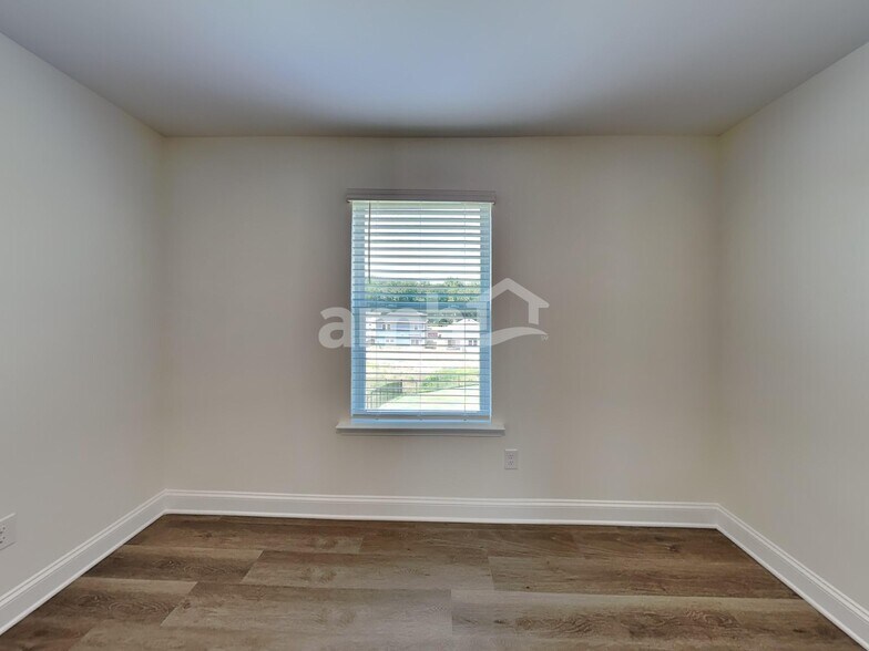 Building Photo - 3519 Lincoln Hts Ln