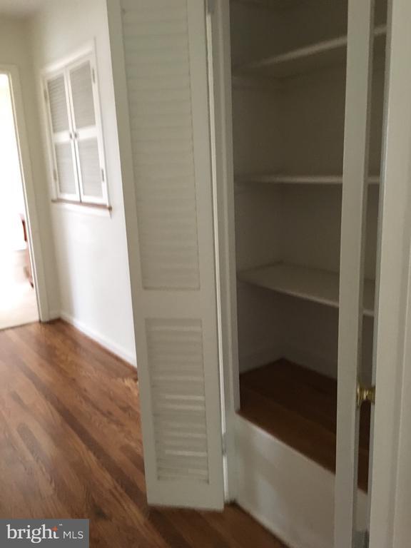 Building Photo - 9204 Bardon Rd