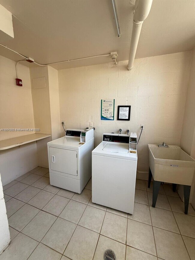 Building Photo - 11111 Biscayne Blvd