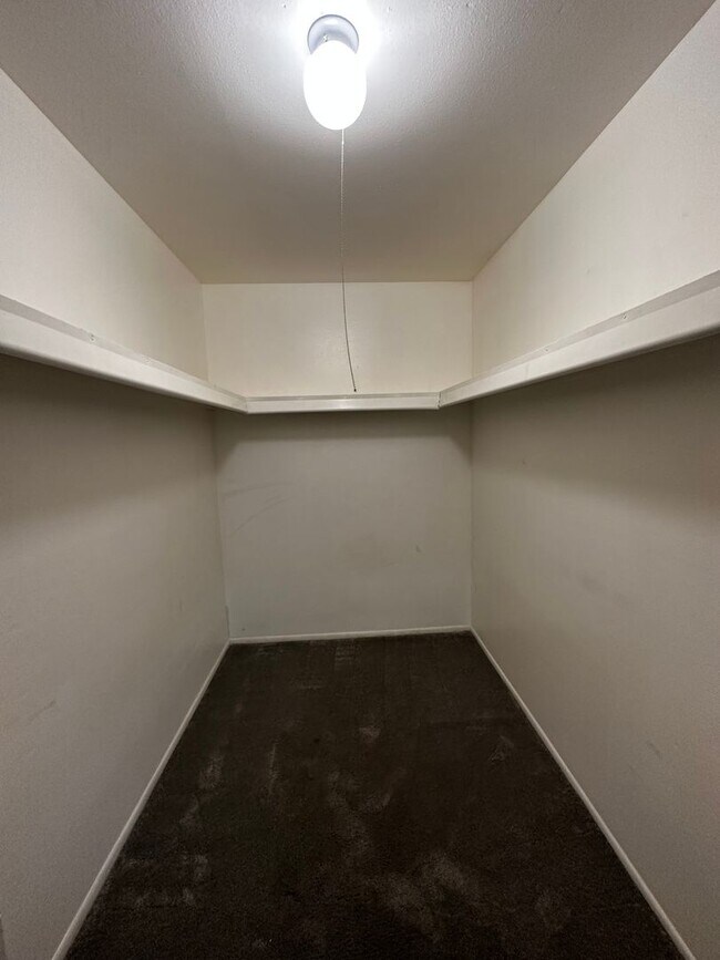 Building Photo - 3 BED ROOM HOME IN MESA WITH NO HOA