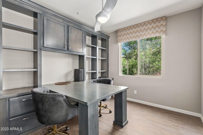 Building Photo - 29098 N Sorrento Dr