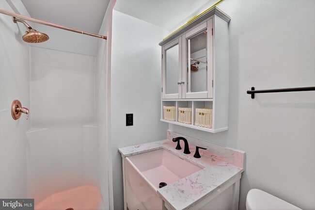 Building Photo - 105 Jackson St