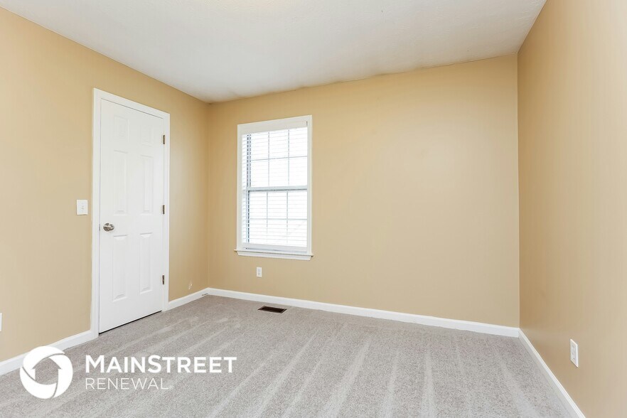 Building Photo - 5021 Trailwater Dr
