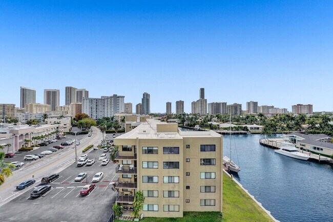 Building Photo - 401 Golden Isles Dr