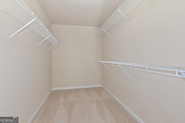 Building Photo - 4665 Woodbine Way