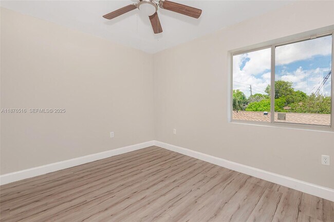 Building Photo - 811 NW 3rd Ave