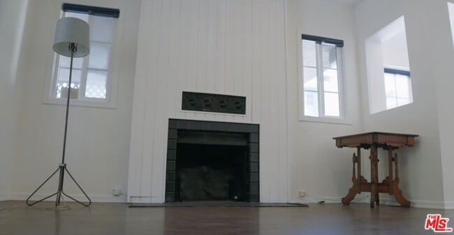 Building Photo - 1016 Palm Ave