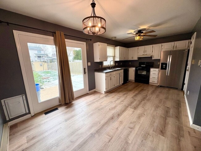 Building Photo - 3 Bedroom 1.5 Bathroom in Elizabethtown!