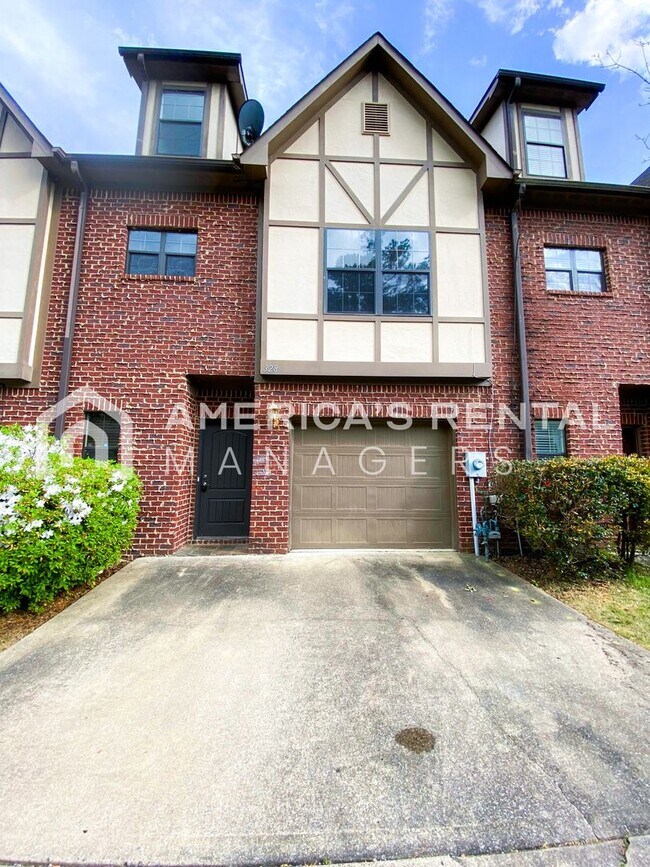 Building Photo - Townhome For Rent In Hoover!!! Available now!