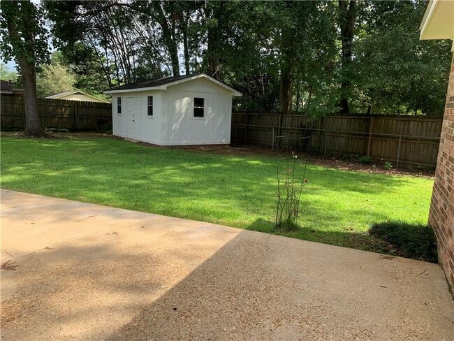 Building Photo - 2329 Genoa Dr
