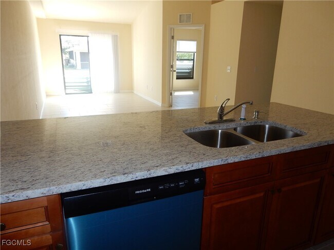 Primary Photo - 1713 SW 33rd St