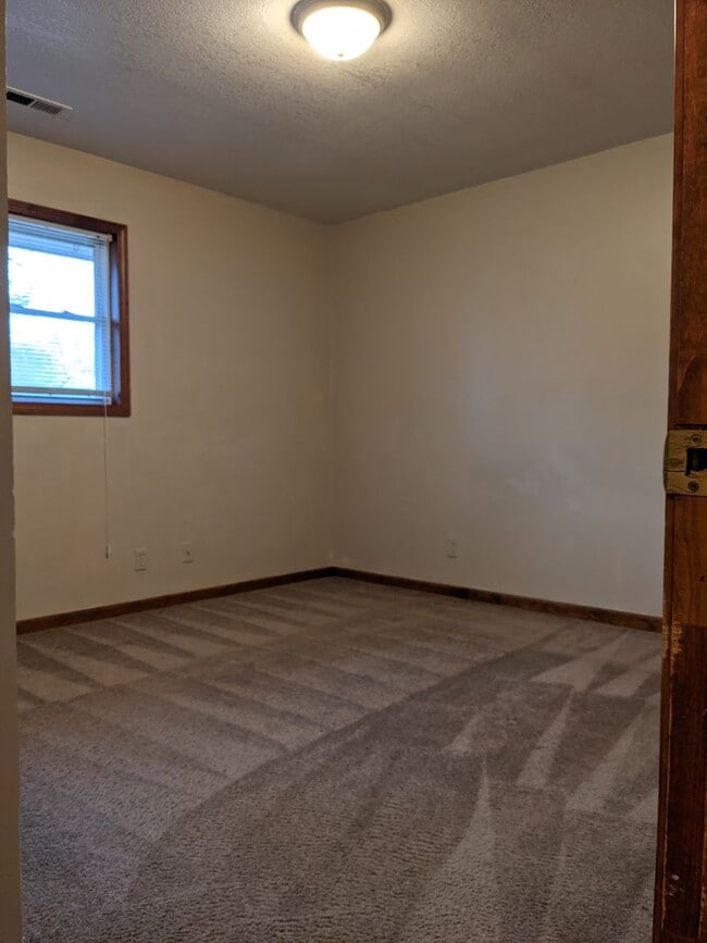 Building Photo - 4803 Appleton Ave