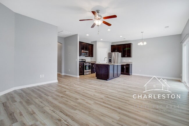 Building Photo - 403 War Admiral Ln