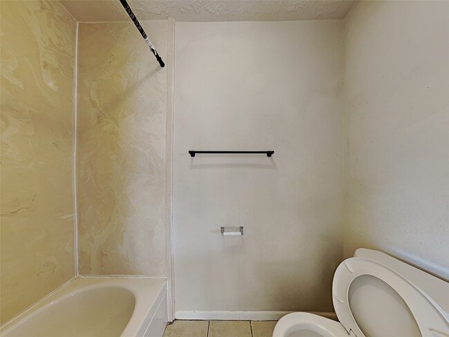 Building Photo - 16930 Barcelona Dr