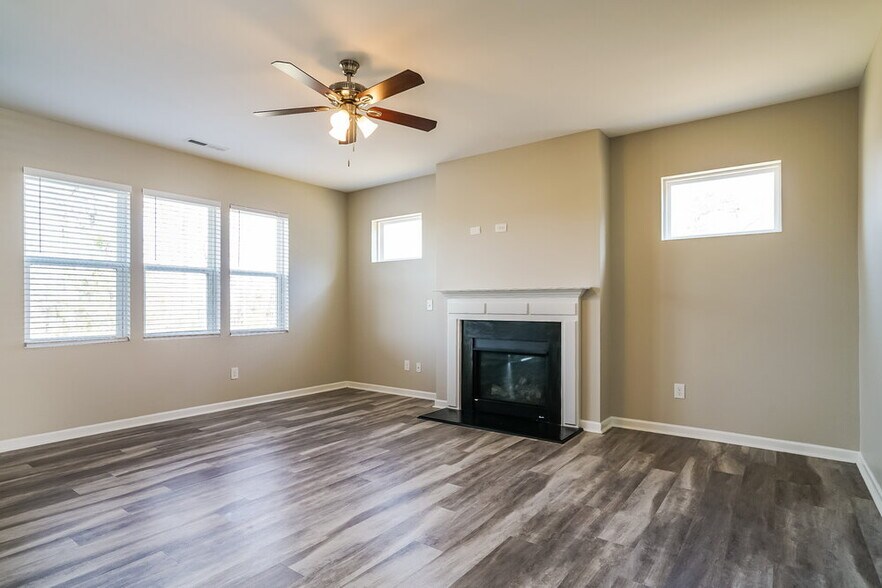 Building Photo - 114 N Porcenna Ln