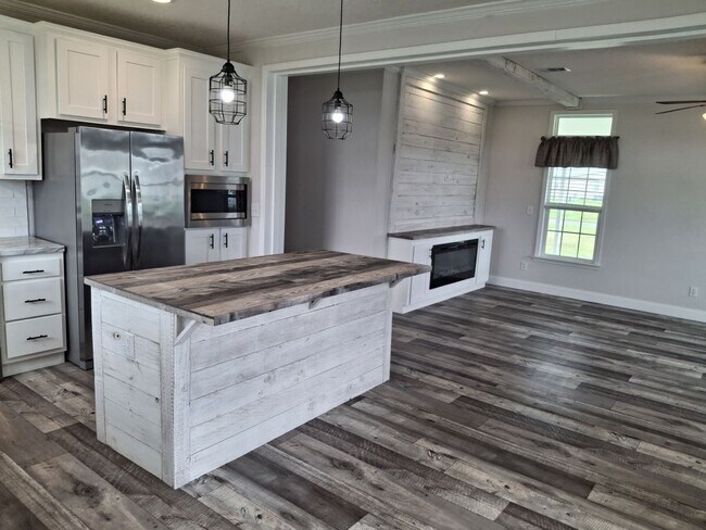 Building Photo - 34842 Silver King Dr