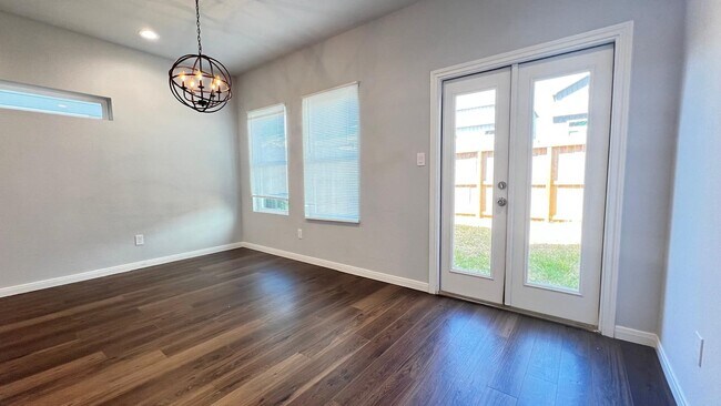 Building Photo - 4922 Dalhart Dr
