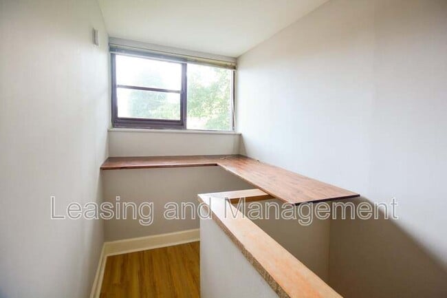 Building Photo - 309 Meeting Street