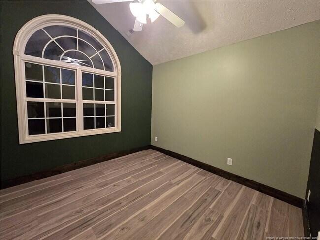 Building Photo - 705 Colonial Hills Dr