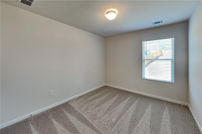 Building Photo - 265 Bloomfield Cir