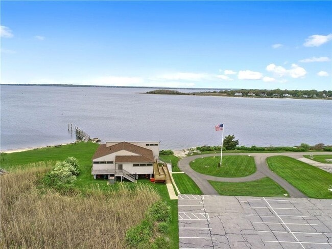 Building Photo - 10 Sea Breeze Ln
