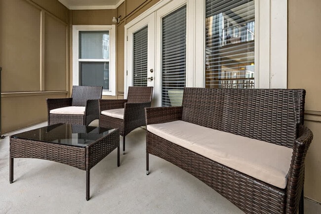 Building Photo - 205 S Kings Dr