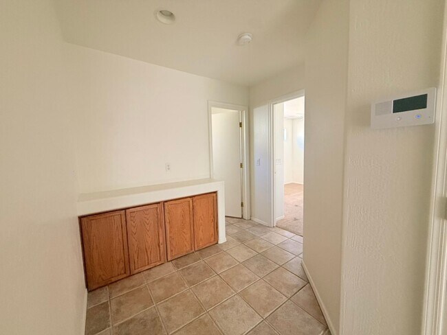Building Photo - Cul-de-Sac Living | 3 Bed + Bonus Room | Pool + Greenbelt Views