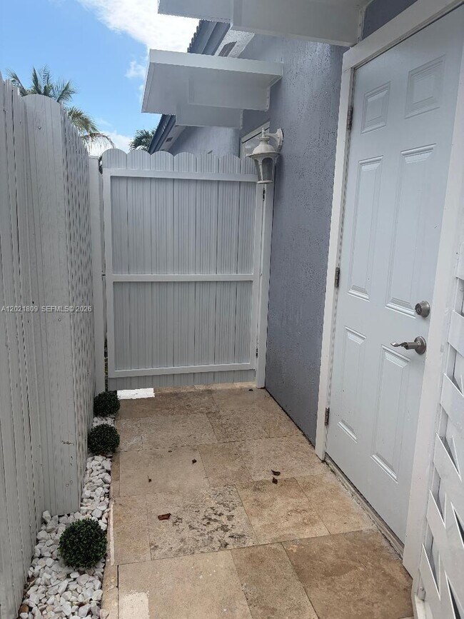 Building Photo - 6803 SW 158th Ave