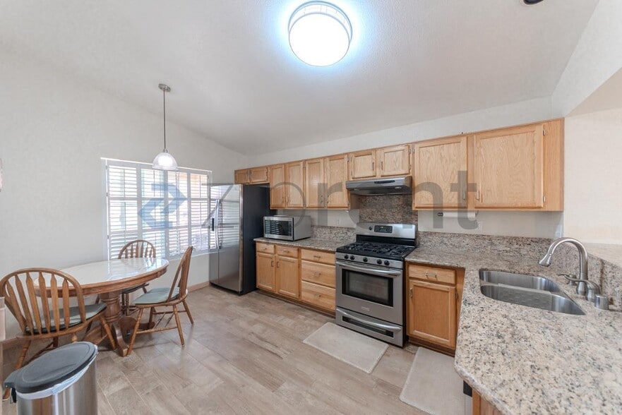 Building Photo - 38502 Juniper Tree Rd