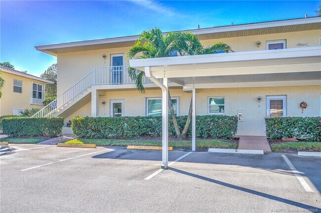 Building Photo - 2950 SE Ocean Blvd