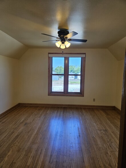 Bedroom #2 - 421 N Greenfield Ave