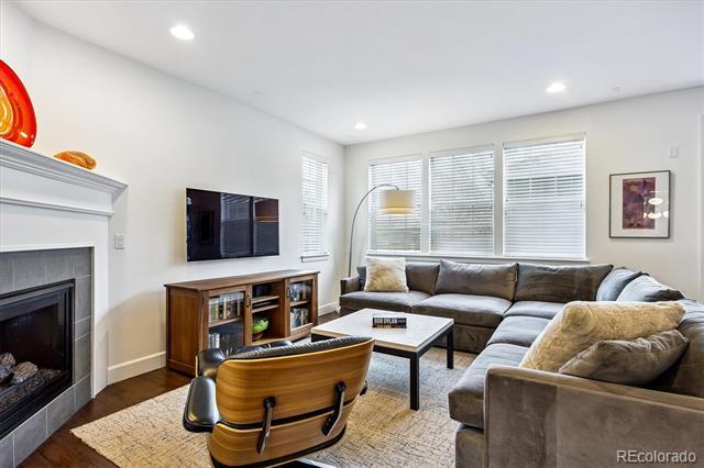 Building Photo - 3496 Ulster St