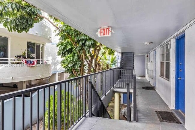 Building Photo - 9140 Collins Ave