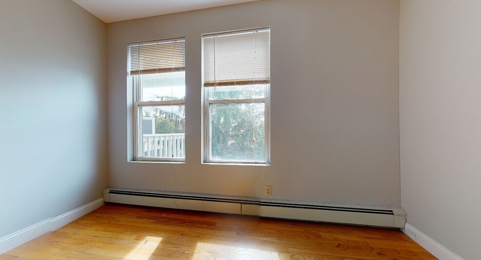 bed1 - 344 Putnam Ave