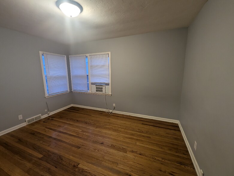 Building Photo - 1709 B St