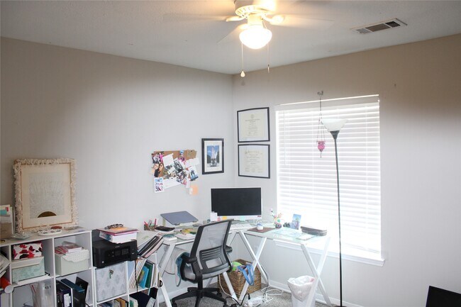 Building Photo - 7018 Crystal Dowels Dr
