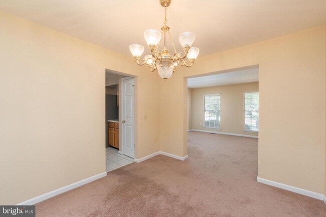 Building Photo - 8005 Silver Fox Dr