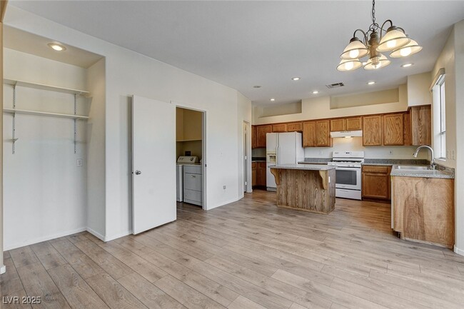 Building Photo - 3008 Hot Cider Ave