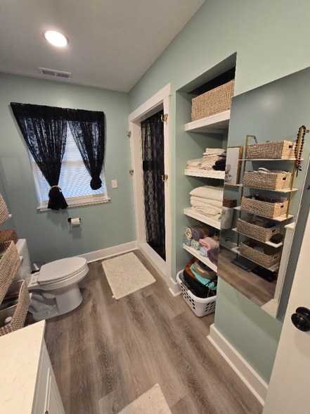 Building Photo - 133 Hoefgen St