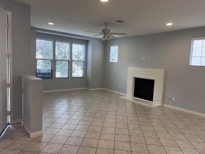 Building Photo - "Spacious 3-Bed Townhouse Retreat with 2.5 Baths in Beautiful Oceanside – 1,797 Sq Ft of Modern L...