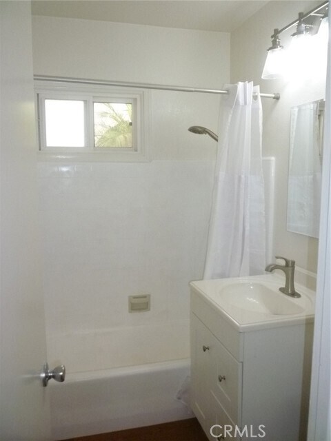 Building Photo - 712 Sartori Ave