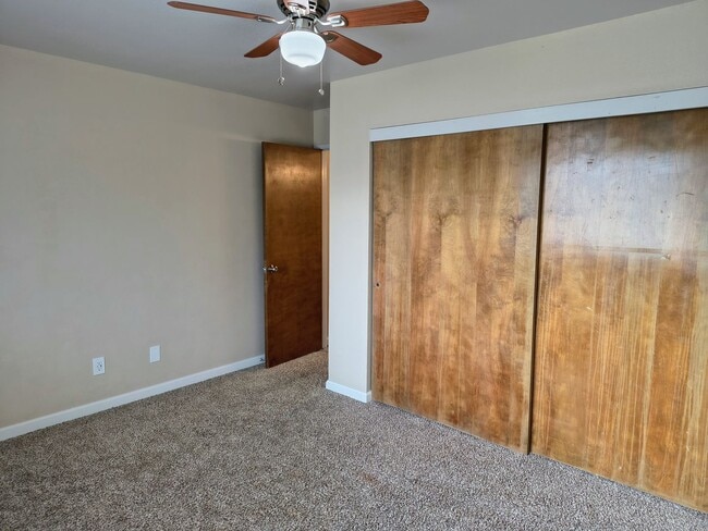 Building Photo - 4 Bed Happy Valley Home – Large Yard – Available Now