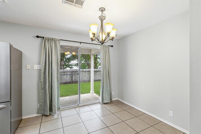Building Photo - 200 Stanford Dr
